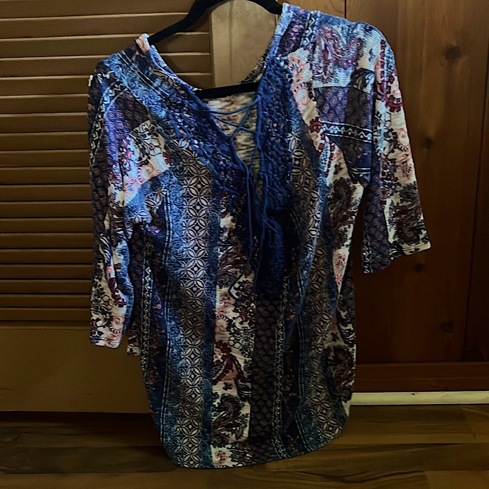 Cute shirt with tie up front!